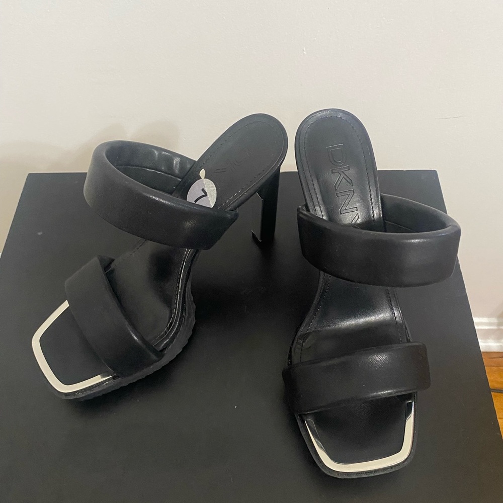 Beautiful DKNY black with silver accent heels